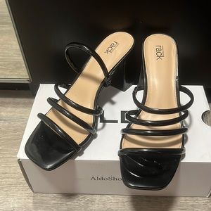 New Nordstrom Rack Black Open Toes Block Heels  Size 8